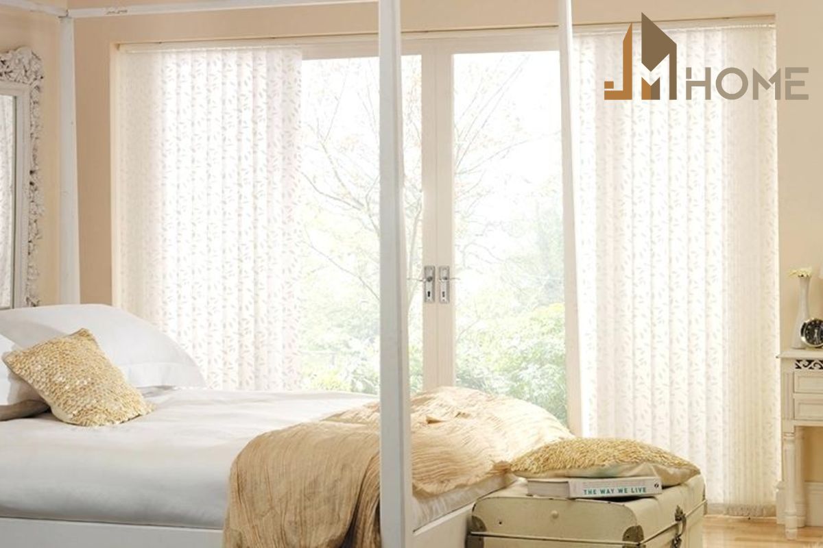 Rèm màu pastel tạo một không gian nhẹ nhàng, sáng tạo và đầy sức sống