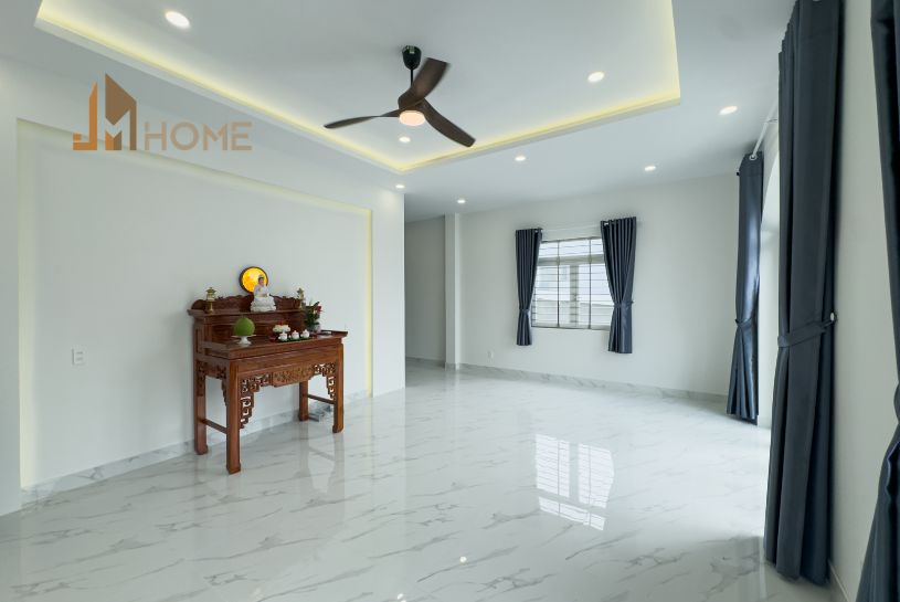 chị ngấn