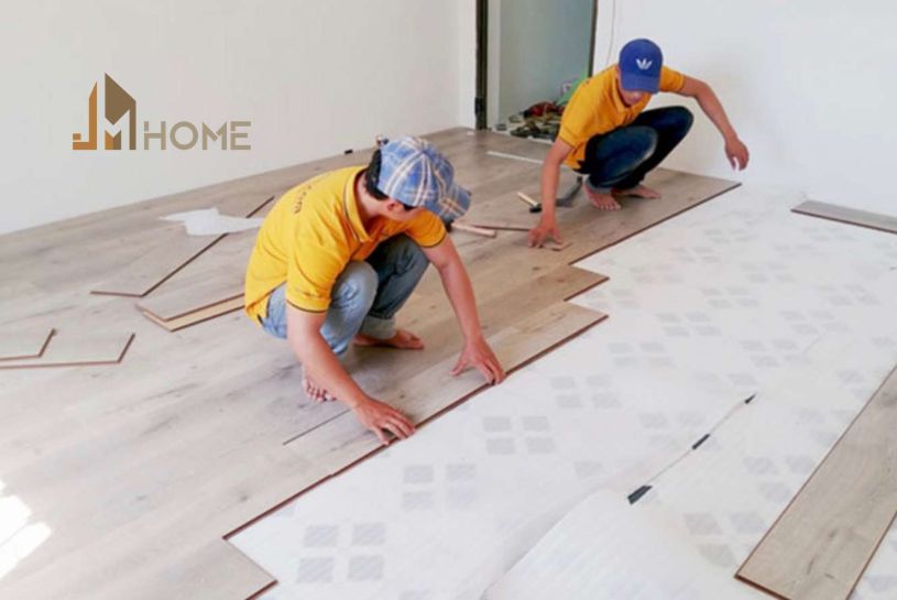 Có thể lát gạch mới chồng lên nền gạch cũ không